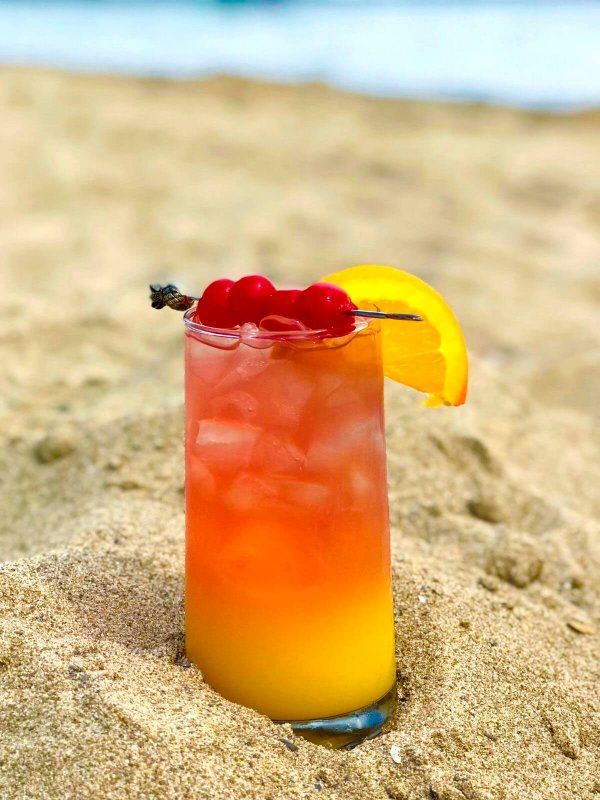 Красные пляжный коктейль