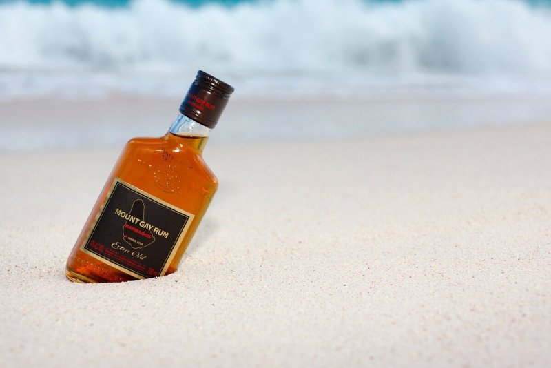 Виски на пляже