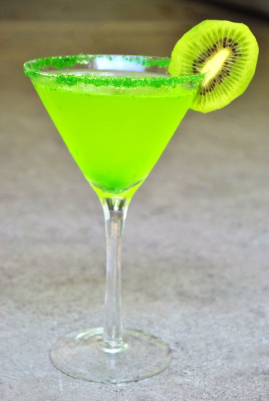 Зеленый коктейль алкогольный
