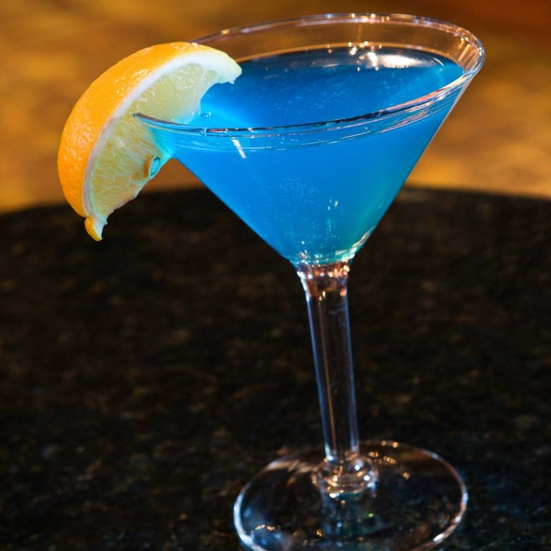 Синий камикадзе коктейль