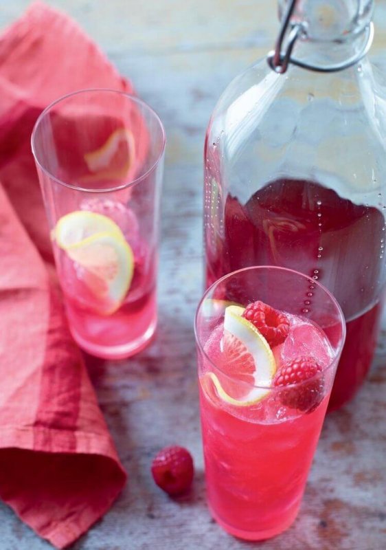 Розовый напиток безалкогольный
