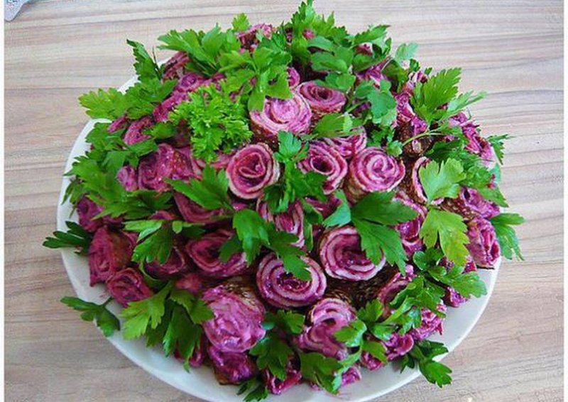 Салат букет чайных роз
