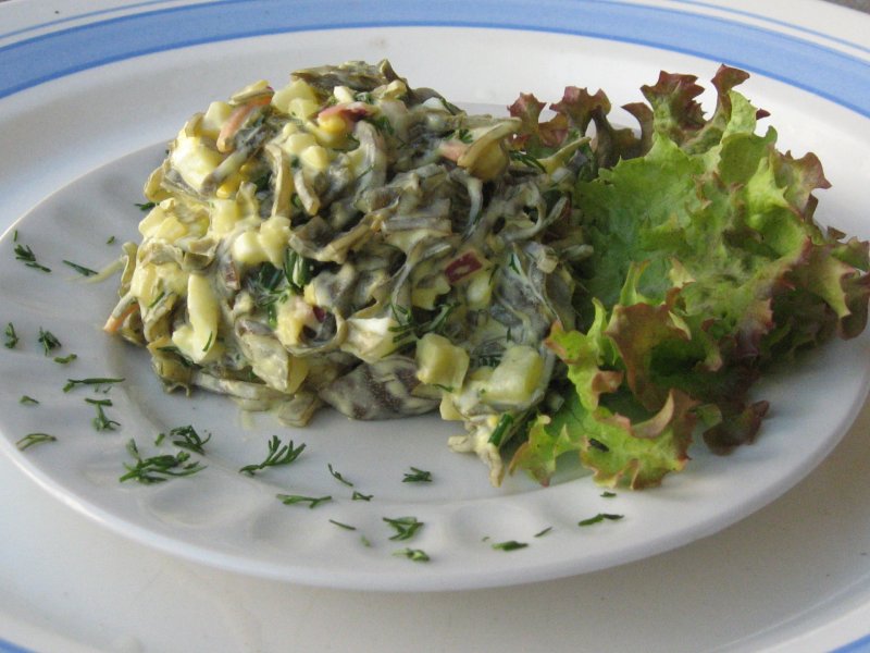 Салат с морской капустой