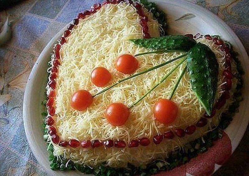 Слоеный салат «Новогодняя Мимоза»