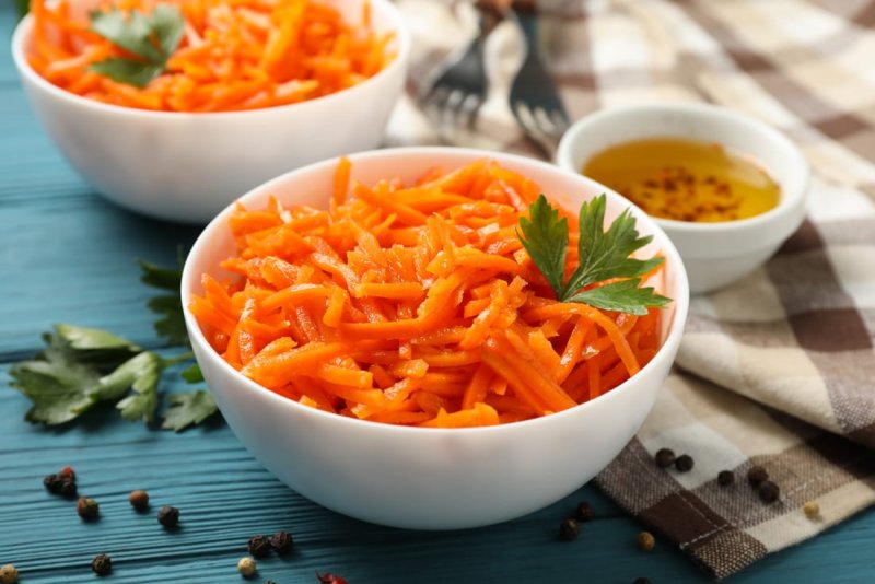 Корейская морковка с опятами