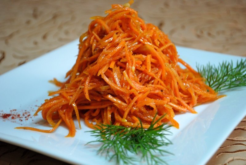 Салат семь холмов с корейской морковью