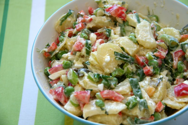 Салат картофельный с овощами