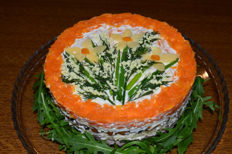 Украшение салата морковью