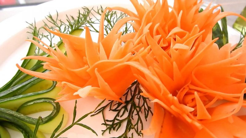 Цветы из моркови Карвинг