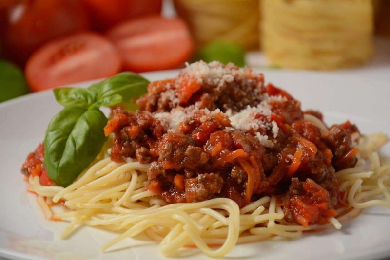 Спагетти болоньезе в одноразовом ланчбоксе