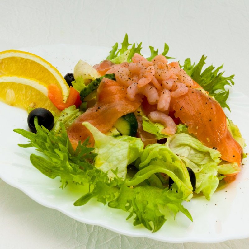 Салат рыбный деликатесный