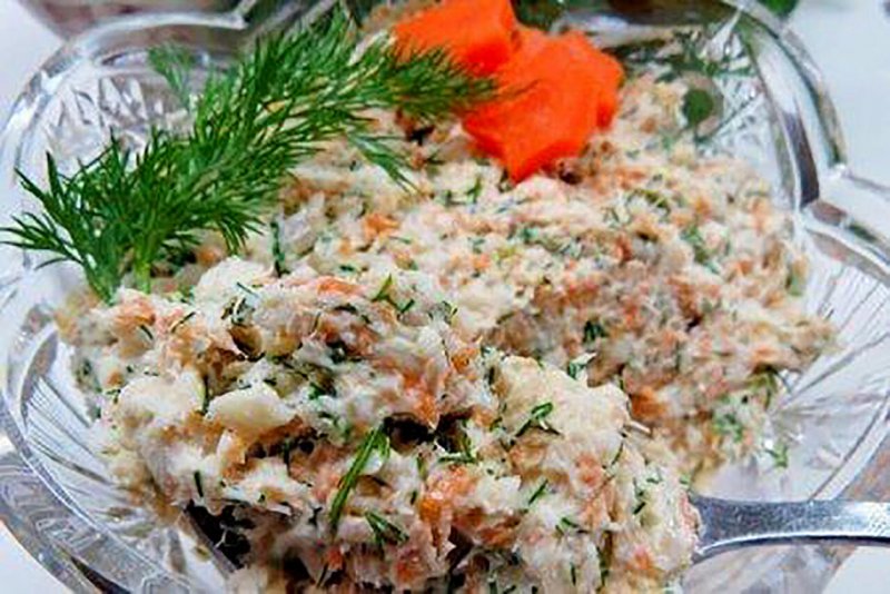 Рыбный салат с минтаем