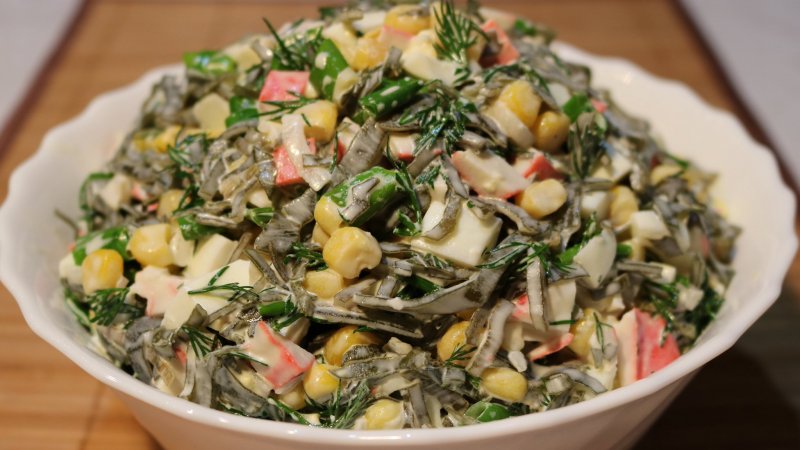 Салат из морской капусты и белокочанной капусты
