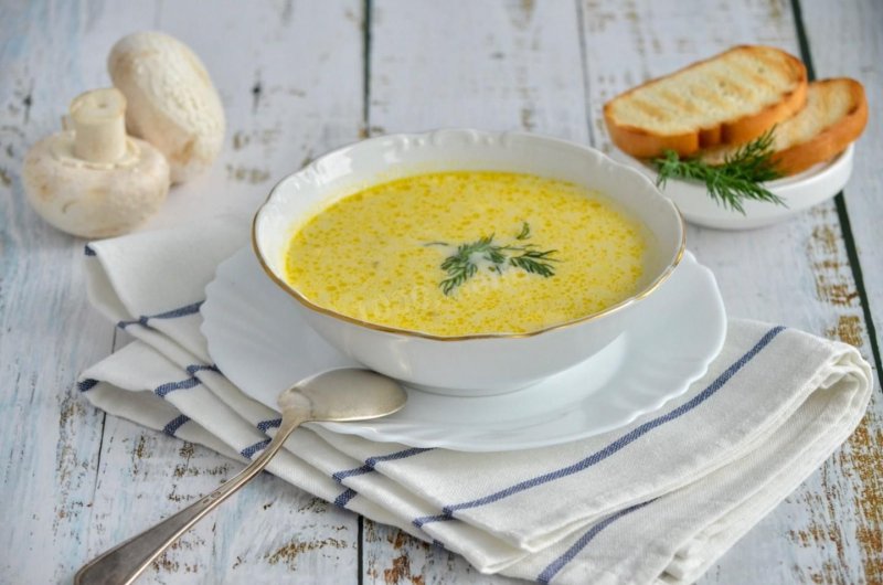 Крем-суп из брокколи с пармезаном