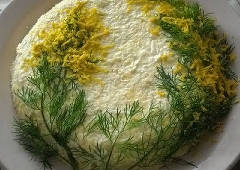 Как красиво украсить салат Мимоза