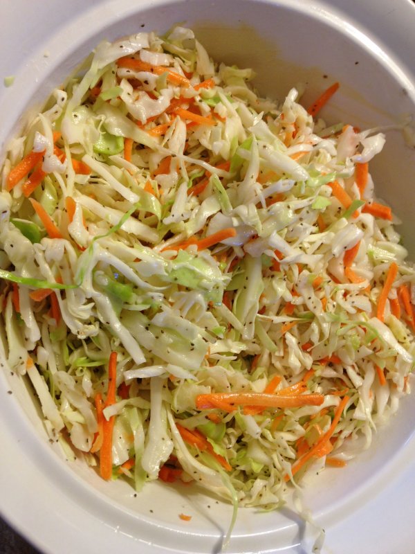 Салат из капусты и моркови