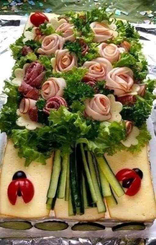 Красивое украшение салатов