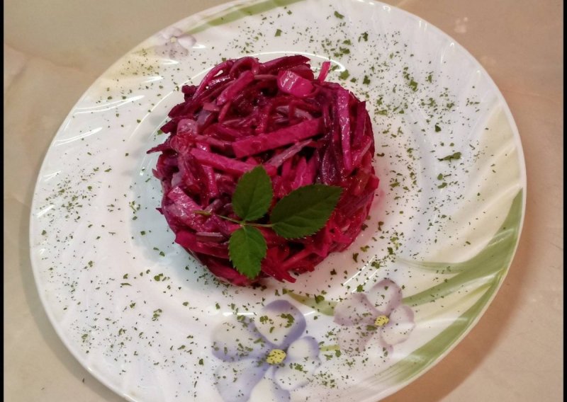 Салат из свеклы с маслом растительным