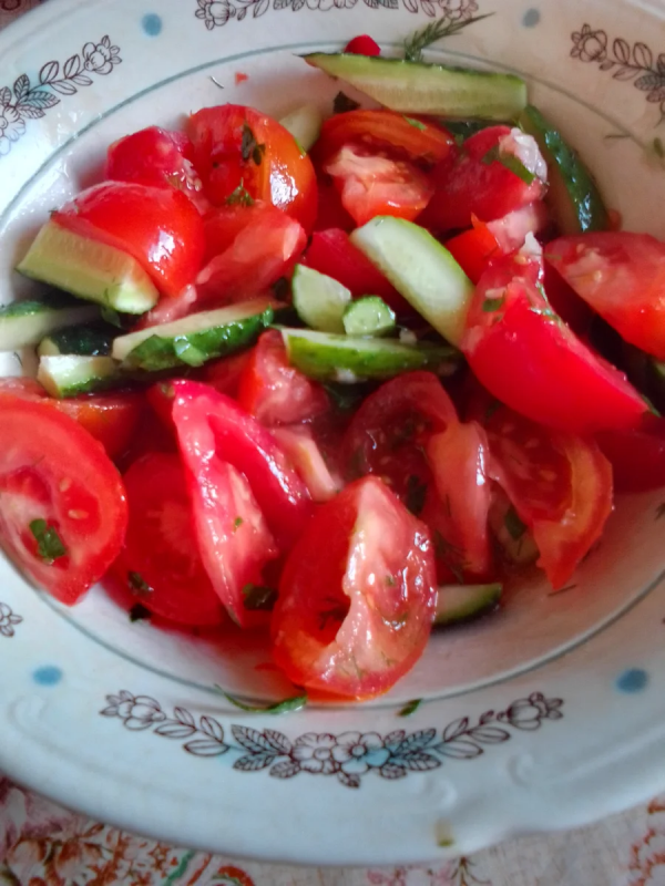 Салат огурцы помидоры