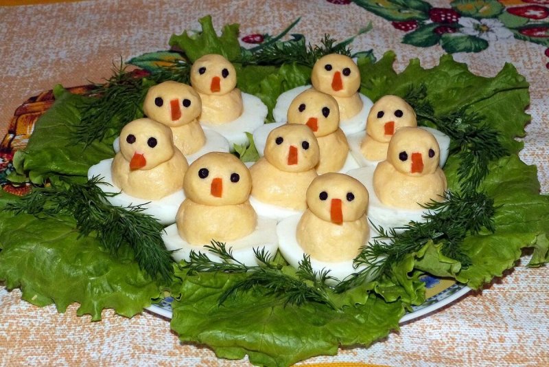 Фаршированные перепелиные яйца