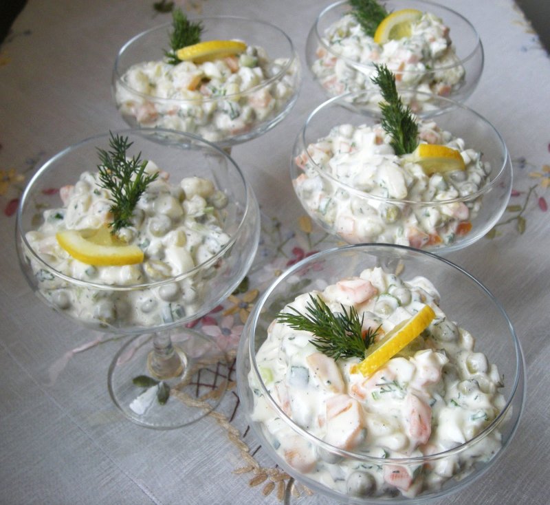 Греческий салат в креманках