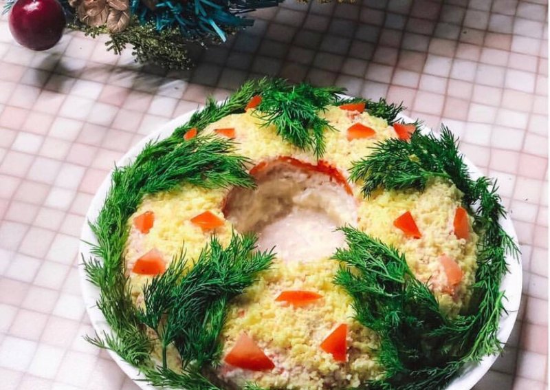 Салат торт с красной рыбой