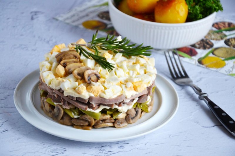 Салат с грибами самый вкусный и простой