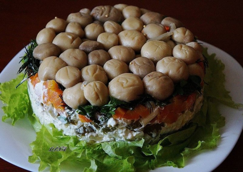 Праздничный салат: грибная Поляна