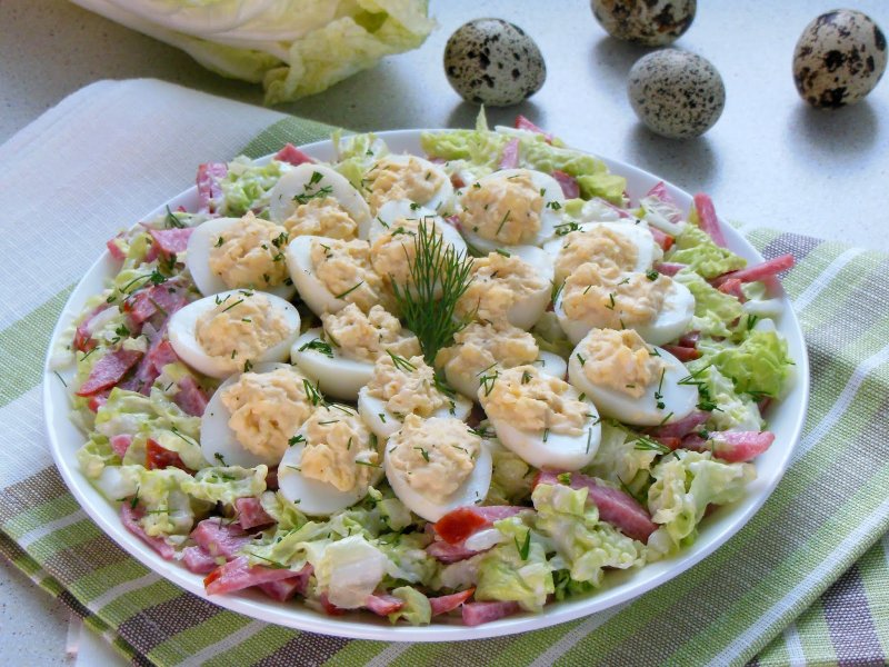 Салат из перепелиных яиц и капусты