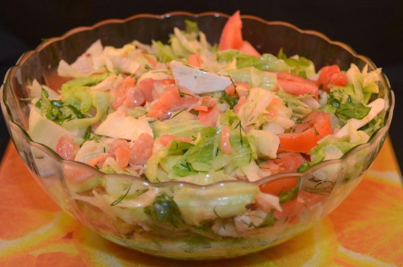 Салат с лососем слабосоленым
