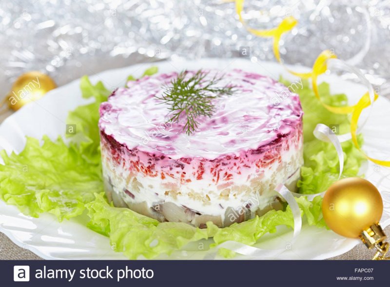Салат под шубой с селедкой на праздничный стол