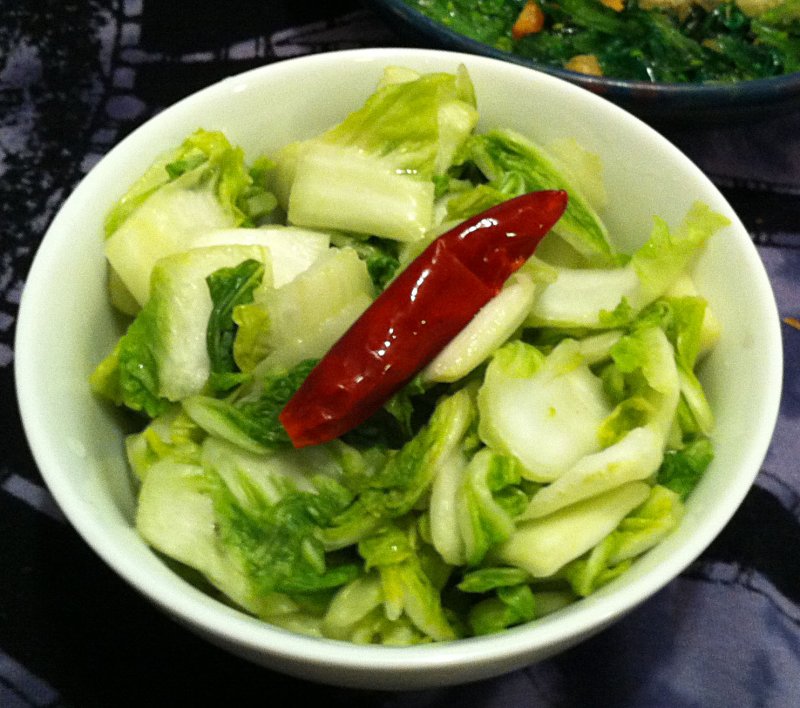 Салат с пекинской капустой и помидорами черри
