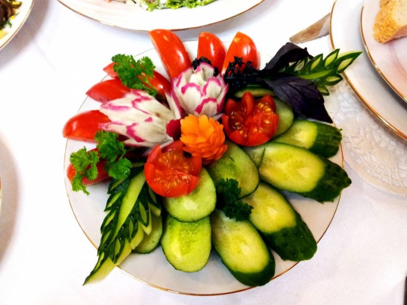 Украшение салатов и блюд