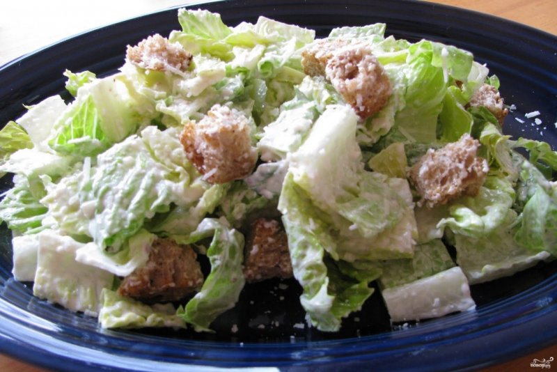 Салат с салатными листьями