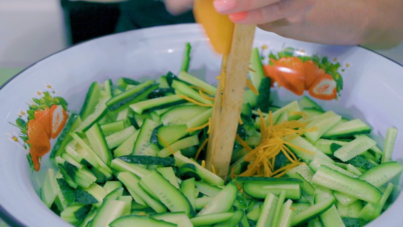 Салат из огурцов по-корейски с морковью