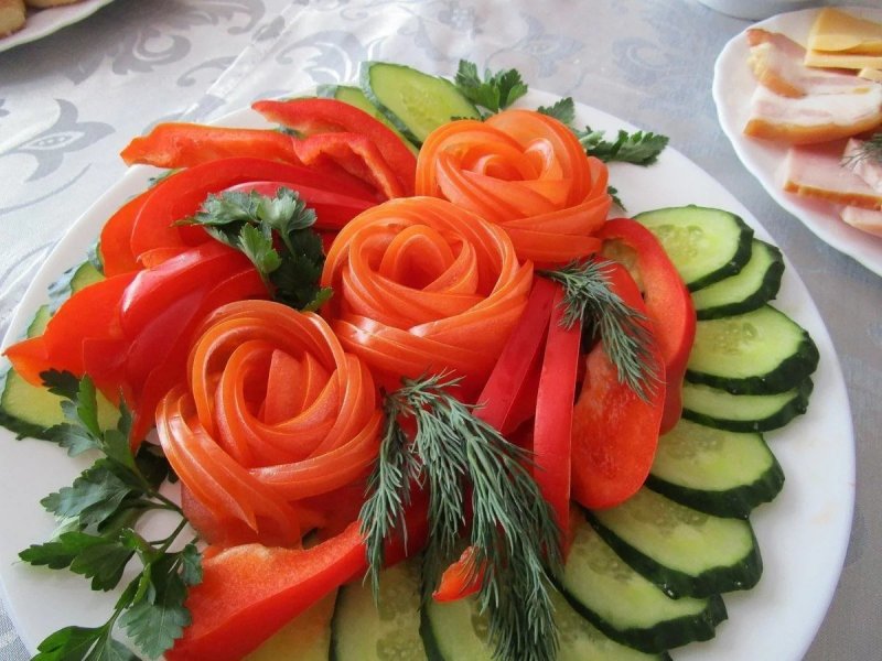 Красиво выложить овощи на тарелку
