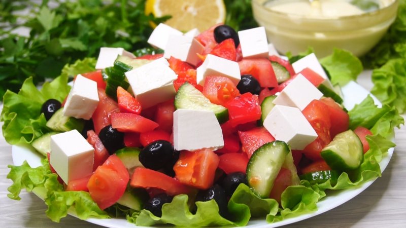 Греческий салат без маслин и оливок