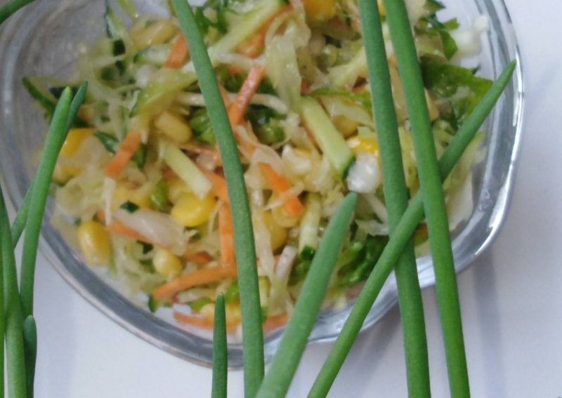 Кукурузный салат с капустой