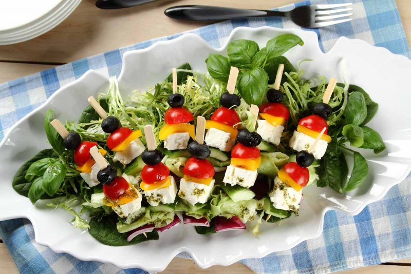 Греческий салат с пармезаном
