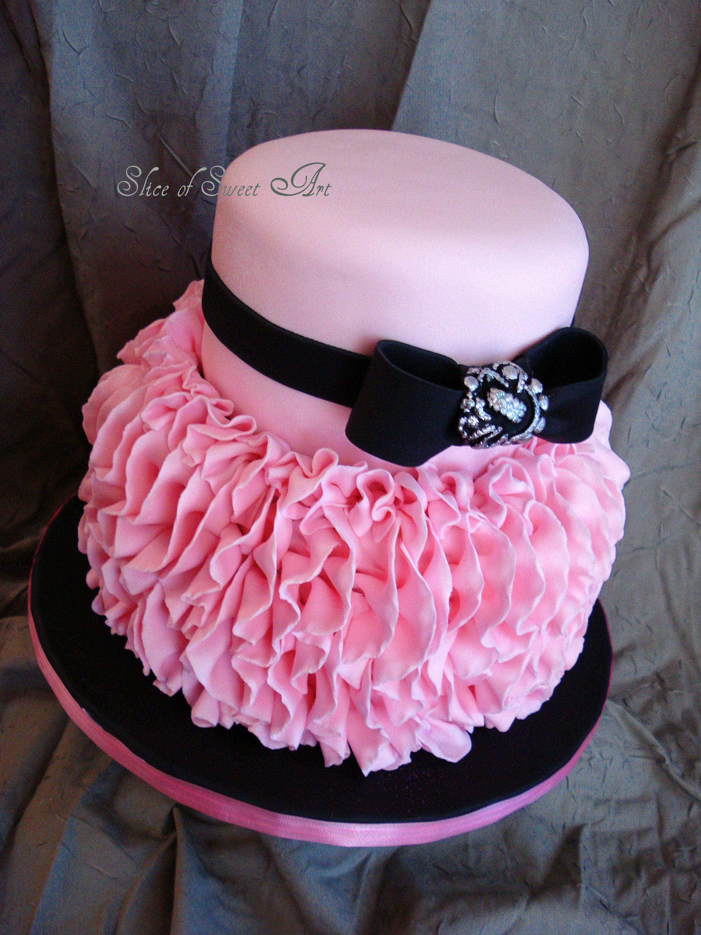 Черно розовый торт. Торт черно розовый. Торт черный с розовым для девочки. Черно розовый торт для девочки. Темно розовый торт.