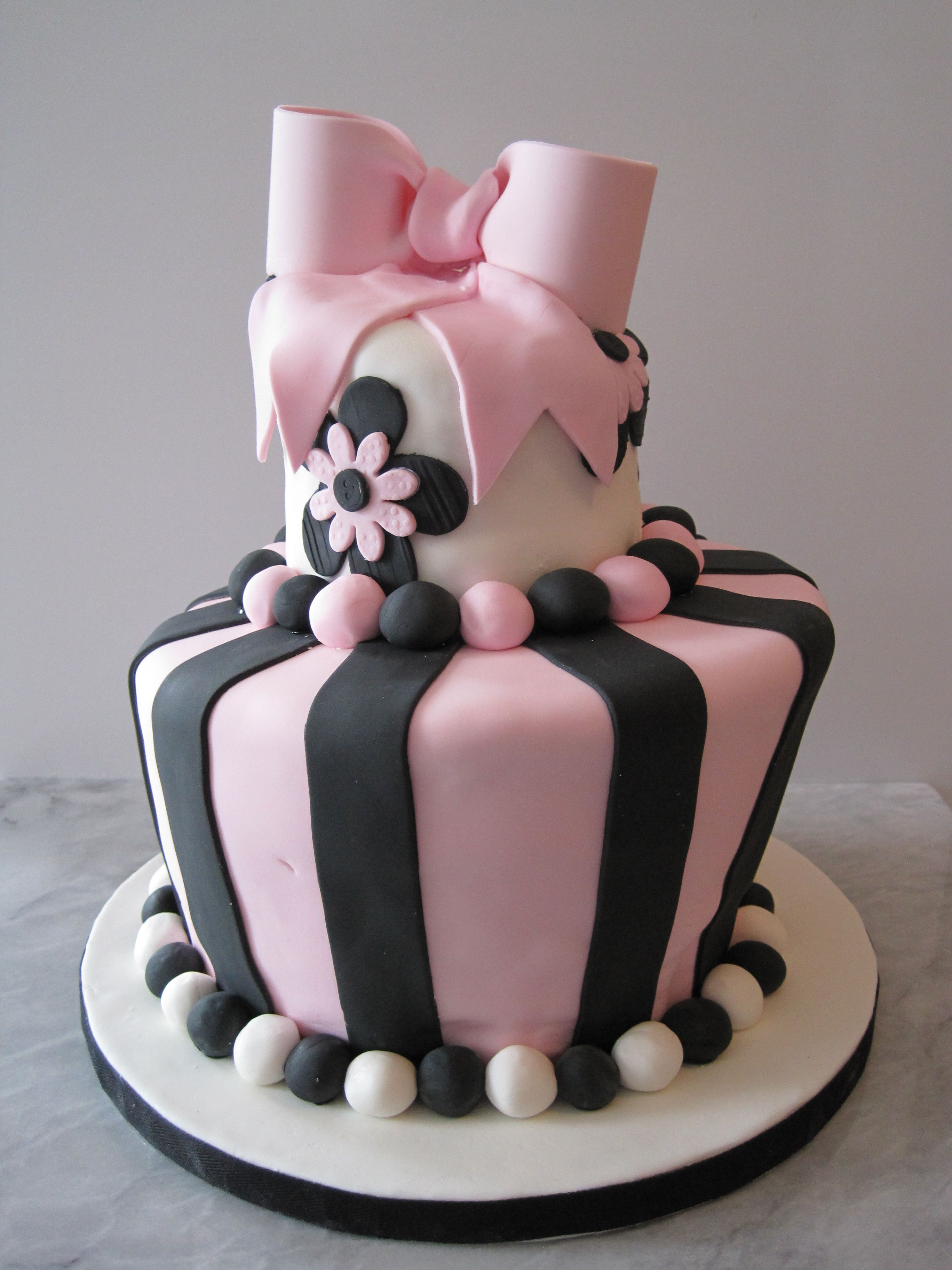 Черно розовый торт. Торт черно розовый. Черно розовый торт для девочки. Торт черный с розовым для девочки. Торт эмо.