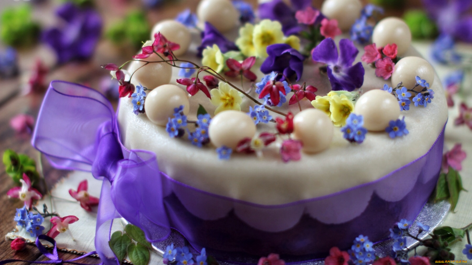 С днем рождения цветы торт шары