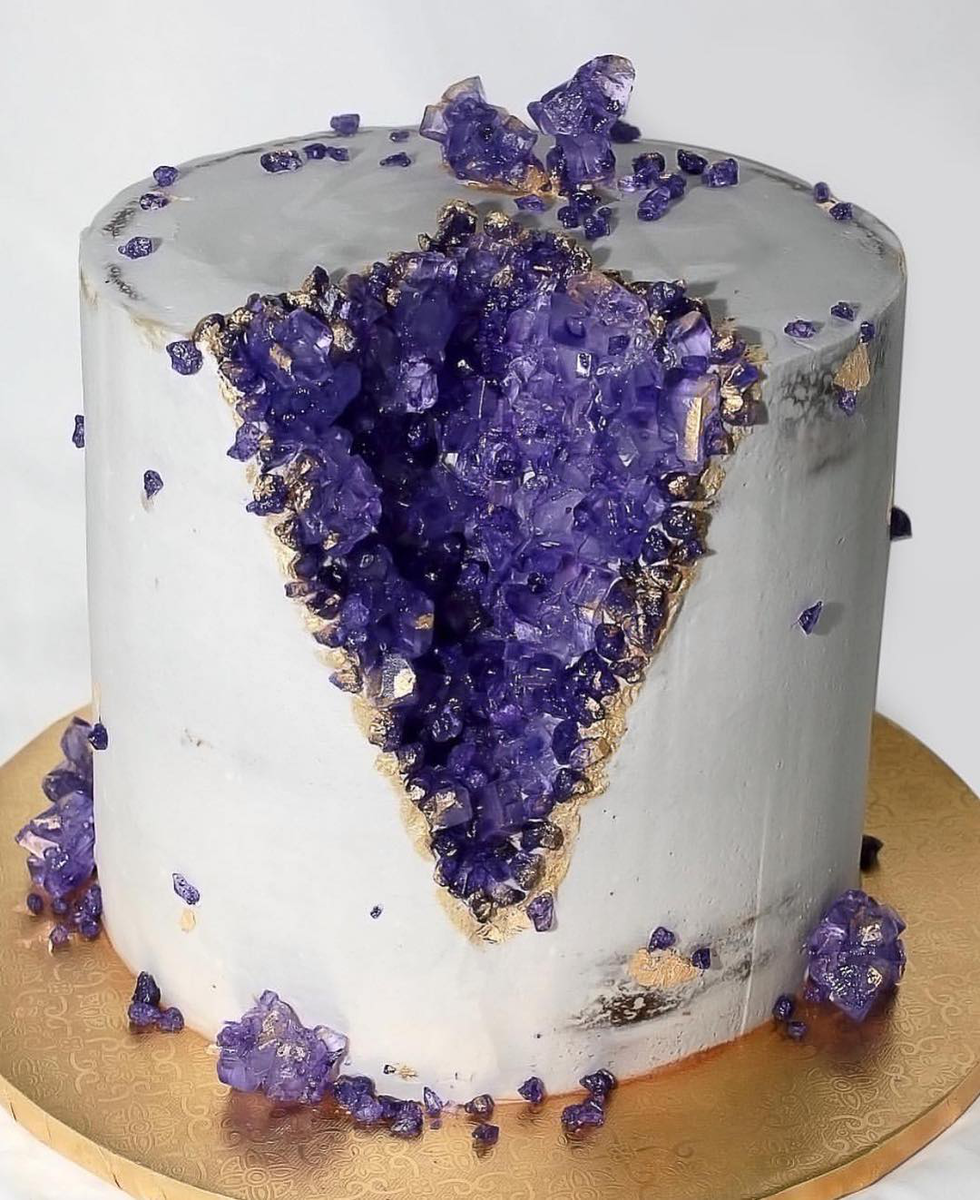 Декор торта с кристаллами