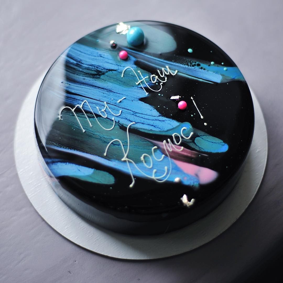 Муссовый зеркальный торт космос
