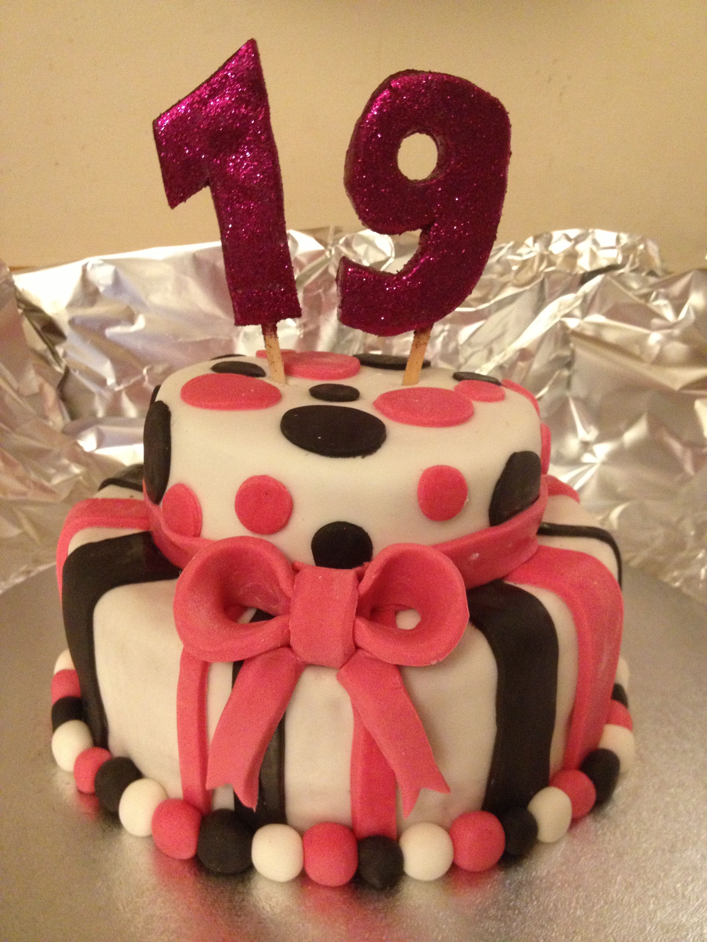 Торт для девочки 19 лет