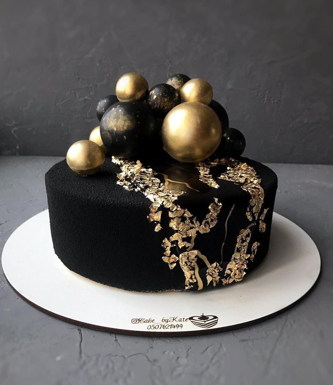 Торт с золотыми краями