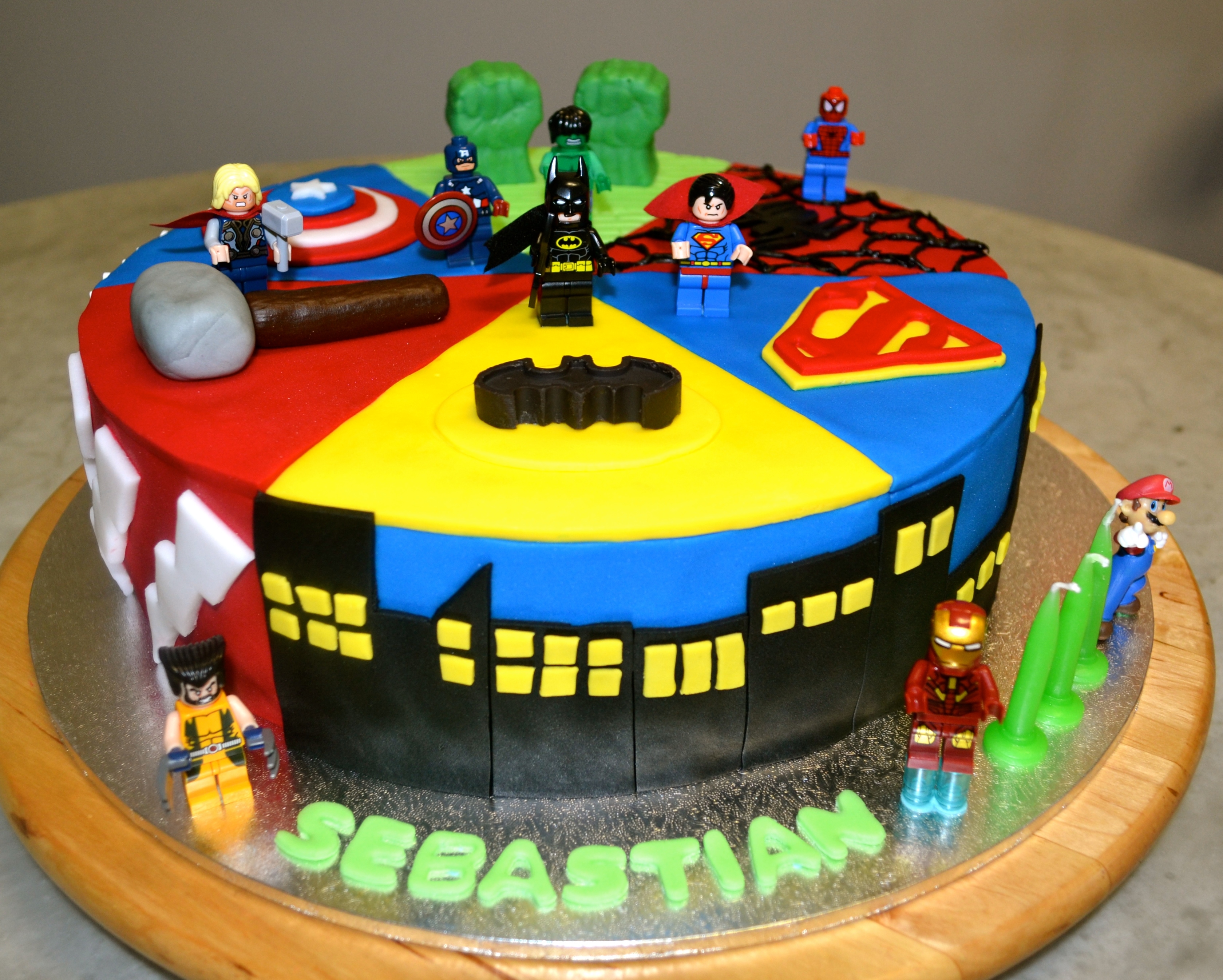 Торт мальчику классический. Торт для мальчика. Тортики на день рождения для мальчиков. Торт на 8 лет мальчику. Торт на день рождения мальчику 6.