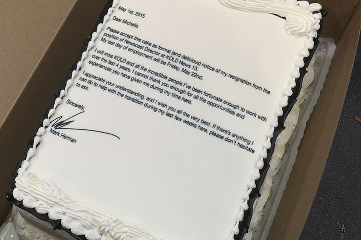 Надпись на торт коллегам. Торт перед декретом. Надпись на торте при увольнении. Торт на увольнение с работы. Торт коллеге на увольнение.