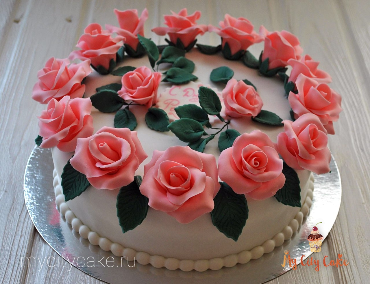 Торт круг с розами