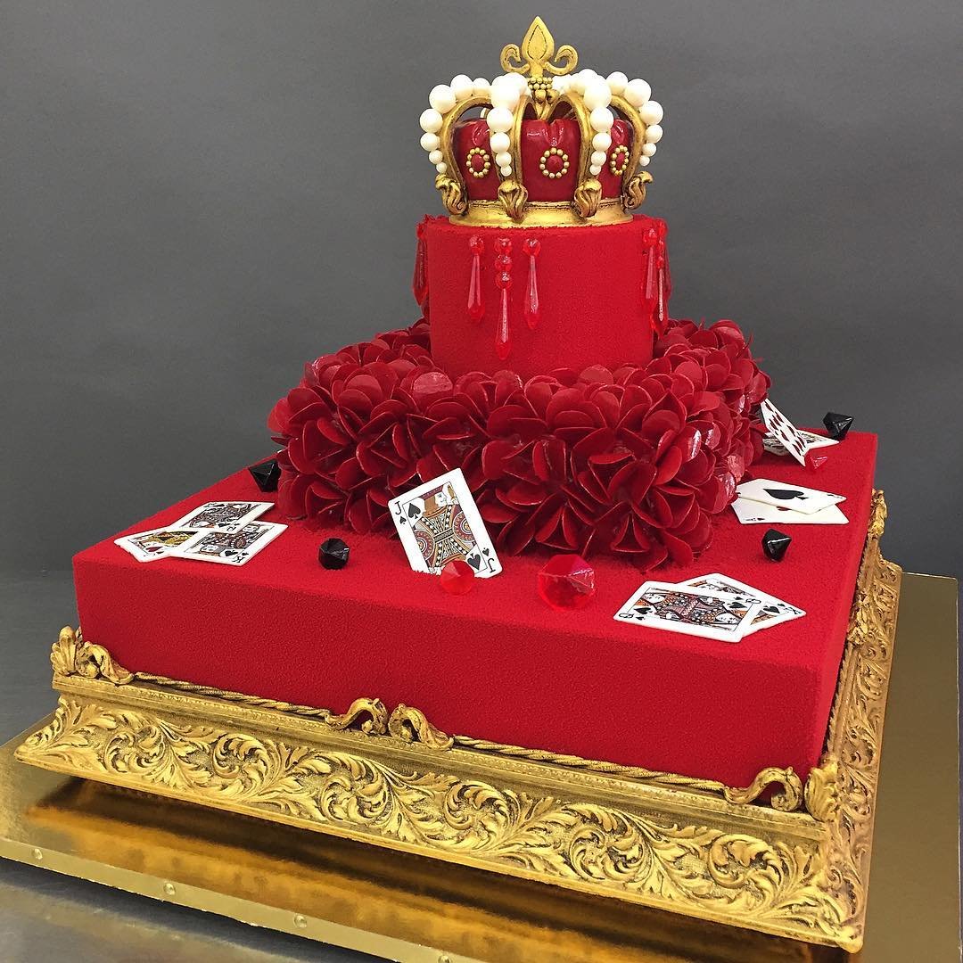 Крутые торты. Торт корона Рената Агзамова. Ренат Агзамов торт Королевский. Ренат Агзамов торт с короной. Мужские торты Рената Агзамова.